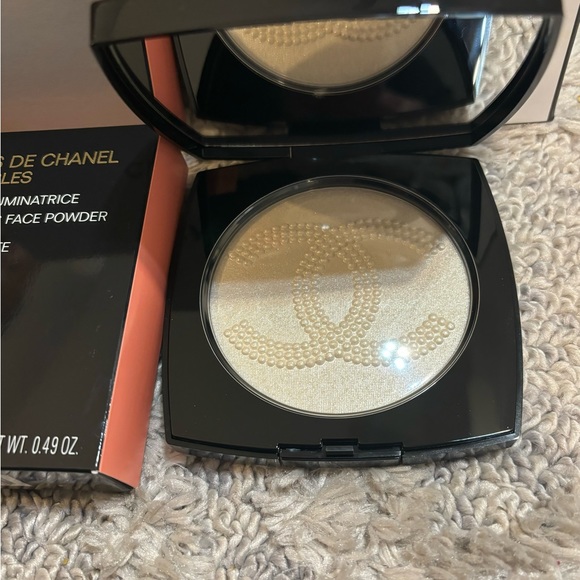 Les Symboles De Chanel Les Perles Oversized Illuminating Powder Pearly White LE - Picture 5 of 15